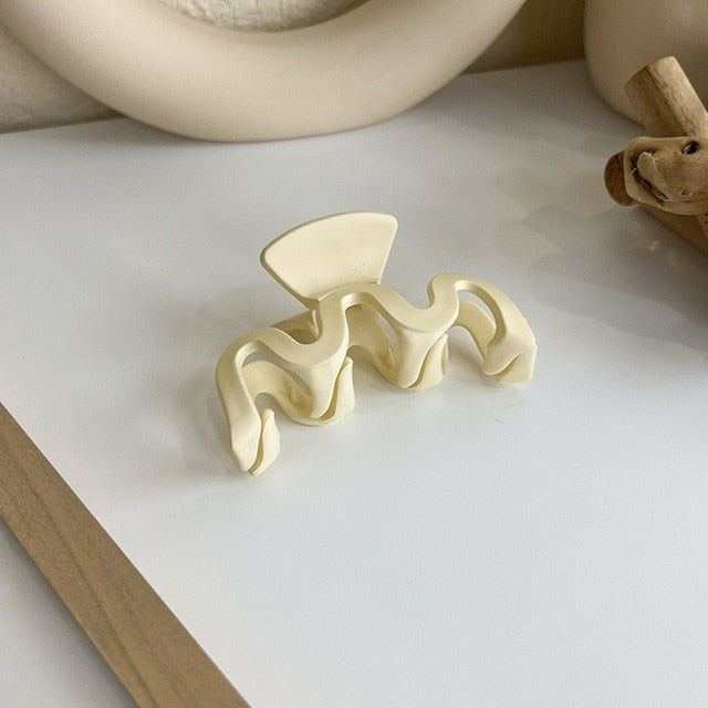 Coffee Hair Clip - Wavy